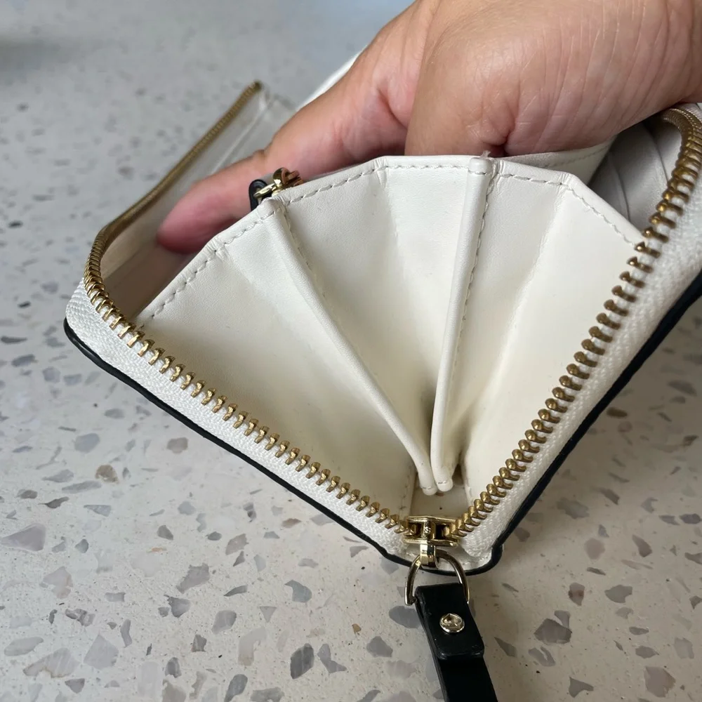 Kate Spade wallet - Picture 7 of 7